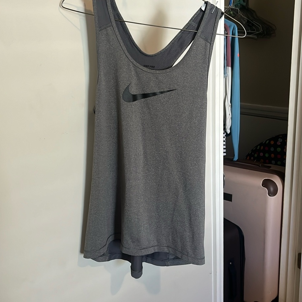 Nike Pro tank